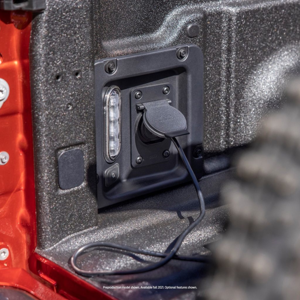 Electrical source in truck bed