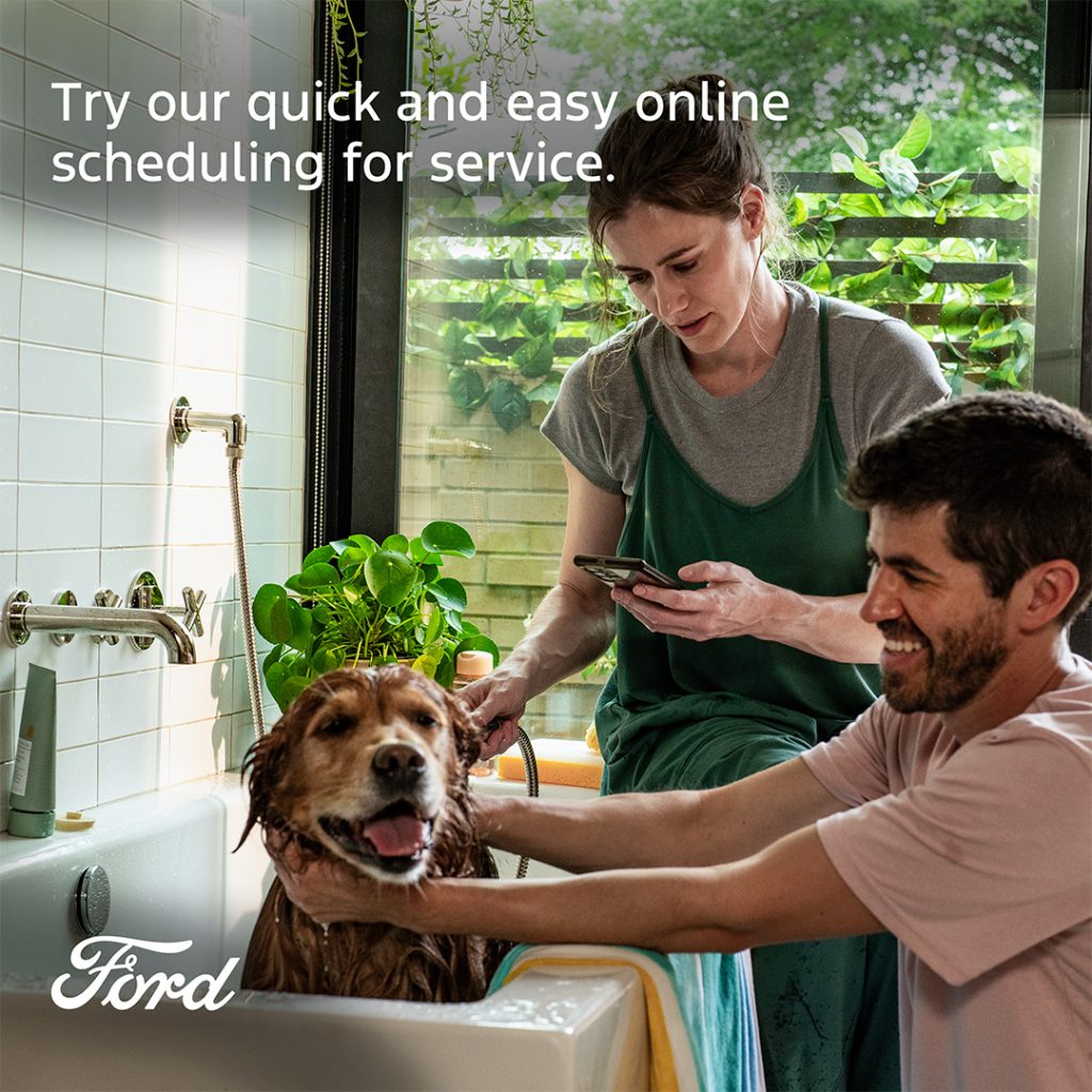 Family using Ford online scheduler