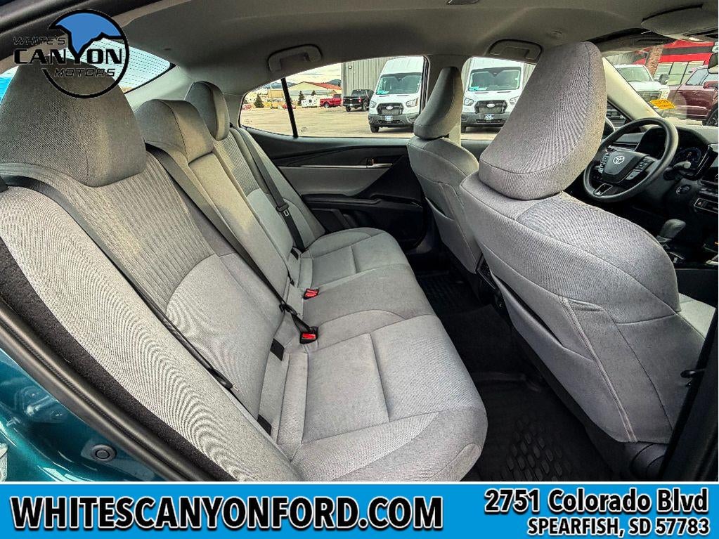 2025 Toyota Camry Hybrid LE