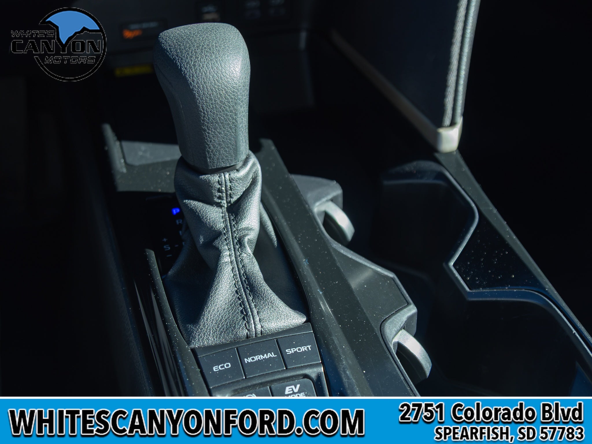 2025 Toyota Camry Hybrid LE