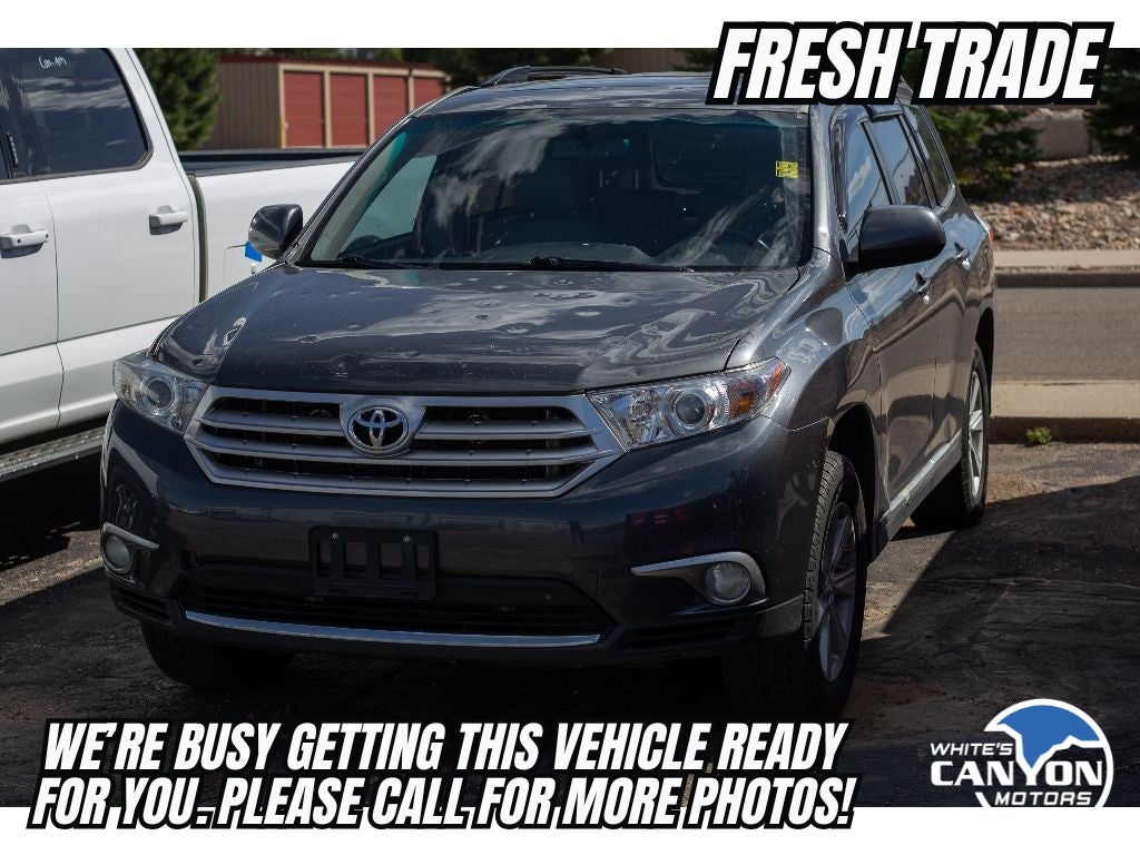 Used 2011 Toyota Highlander SE with VIN 5TDBK3EH8BS050325 for sale in Spearfish, SD